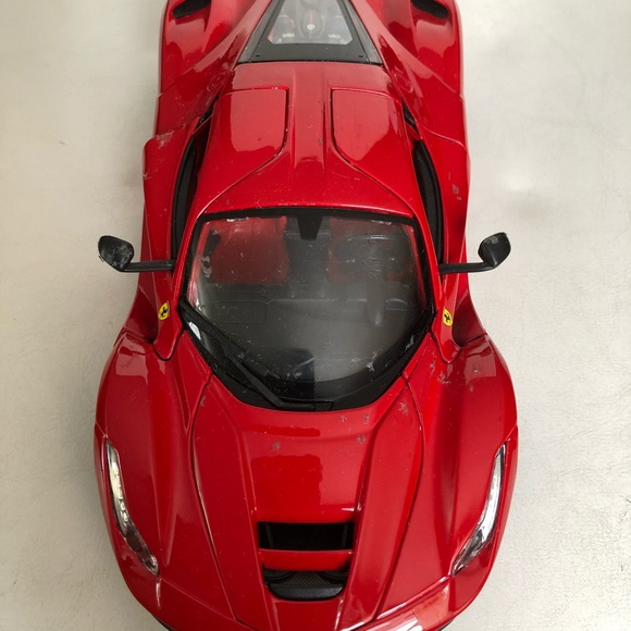 Ferrari LaFerrari Red - Picture 1 of 5